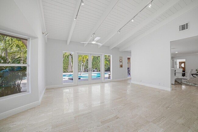 Building Photo - 2519 Barcelona Dr