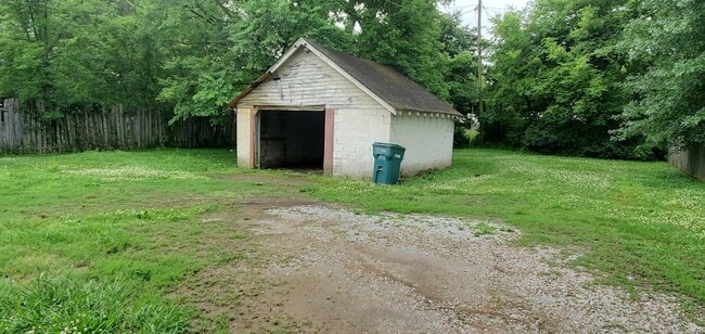 Building Photo - 334 McClain Ave