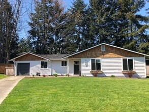 Building Photo - Clean Feel, Open Floorplan