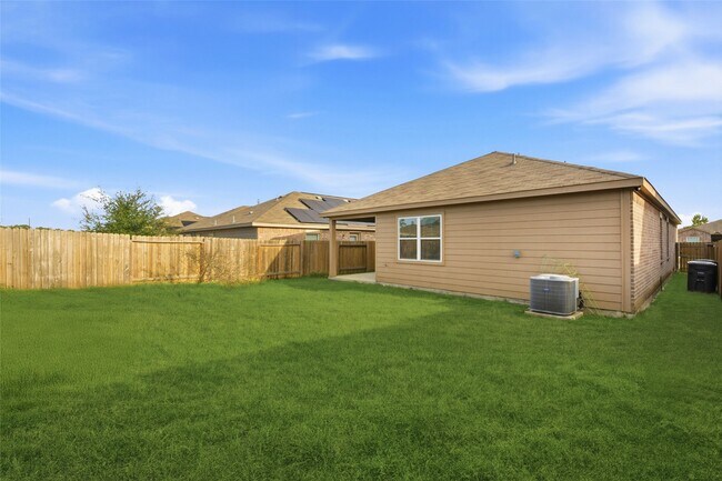 Building Photo - 11023 Hillside Creek Dr