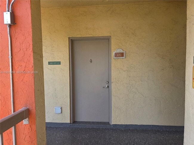 Building Photo - 8100 Geneva Ct