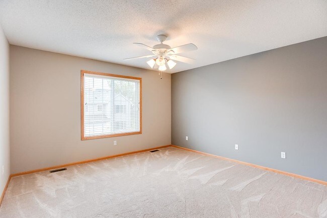 Building Photo - 11246 Isanti Ct NE