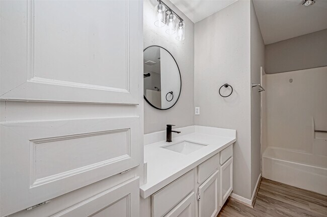 Building Photo - 12802 Sunset Dune Dr