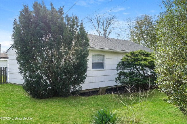 Building Photo - 9613 El Prado St