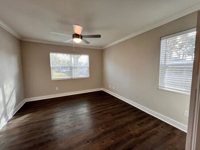 Building Photo - Woodgate Blvd, Unit 107