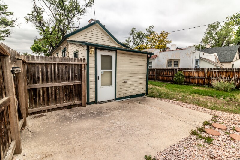 Building Photo - 1314 E Platte Ave