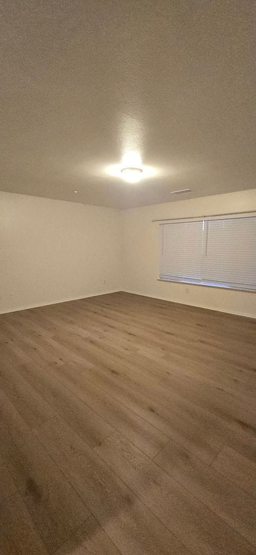 Building Photo - Spacious Redlands Family Home