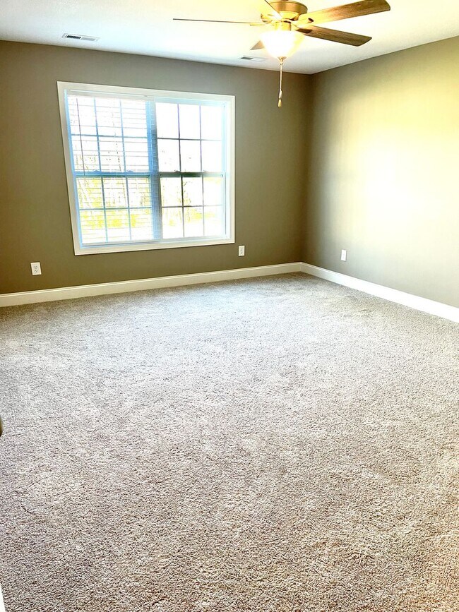 Building Photo - Beautiful New Build iN Fountain City