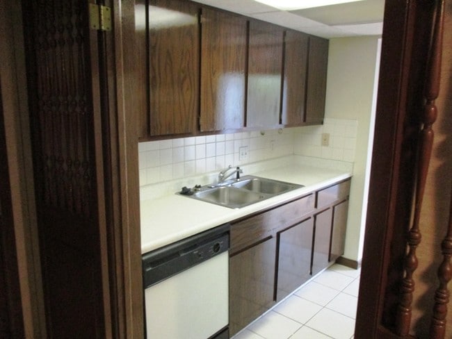 Building Photo - 320 Riley Dr