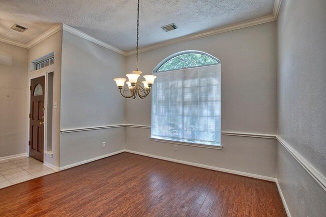 Building Photo - 6715 Village Bridge Dr