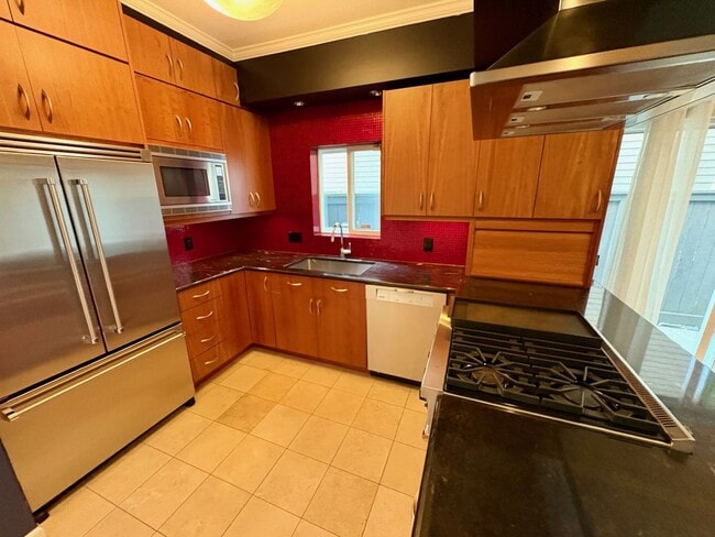 Building Photo - 1541 Cherrylane Pl S