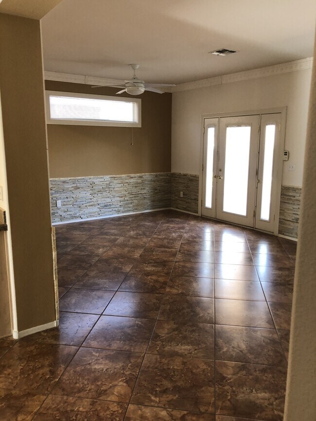 Building Photo - Stunning 3 bedroom 3 bath with Guest House in Sun City Anthem for 55+!