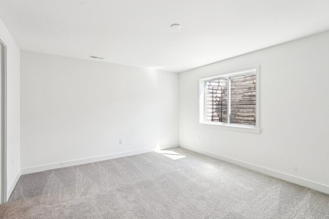 Building Photo - 753 Man O War Blvd