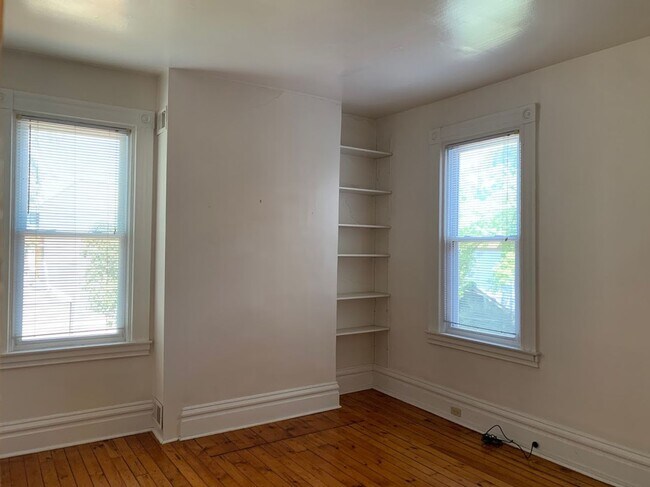 Building Photo - 5431 Howe St