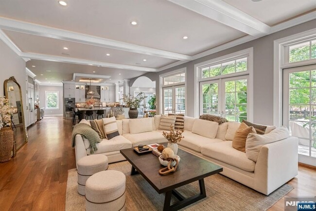 Building Photo - 4 Brookview Ct