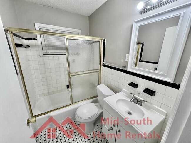 Building Photo - 3588 Hendricks Ave