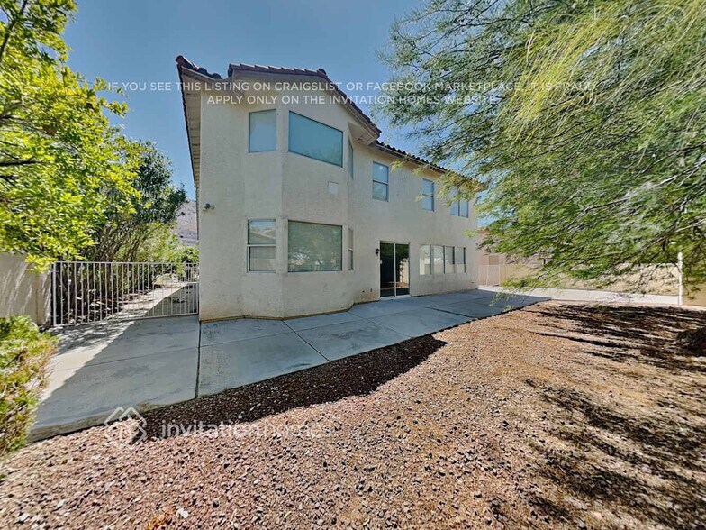 Building Photo - 915 Golden Poppy St