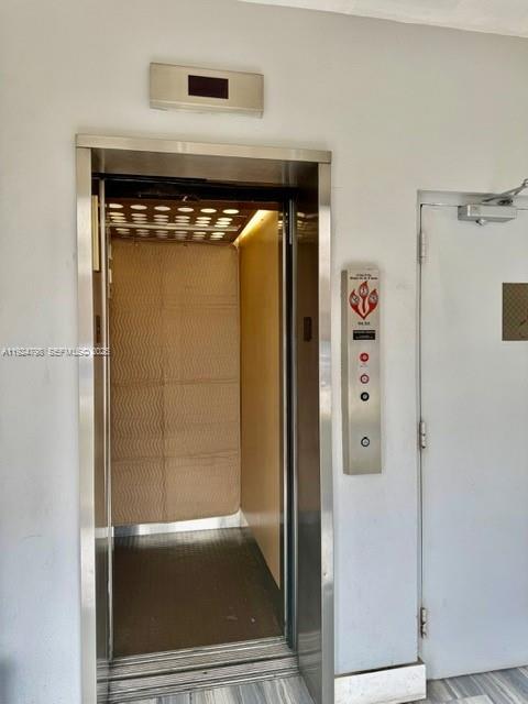 Building Photo - 1100 Alton Rd