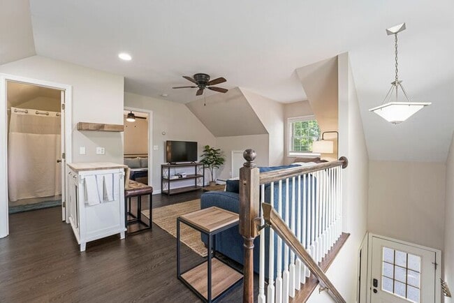 Building Photo - 1439 NY-9P