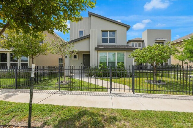 Building Photo - 27 Yale Ave