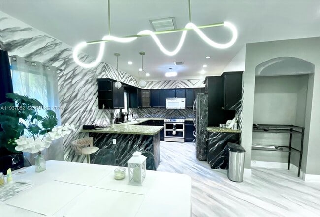 Building Photo - 1102 NW 26th St