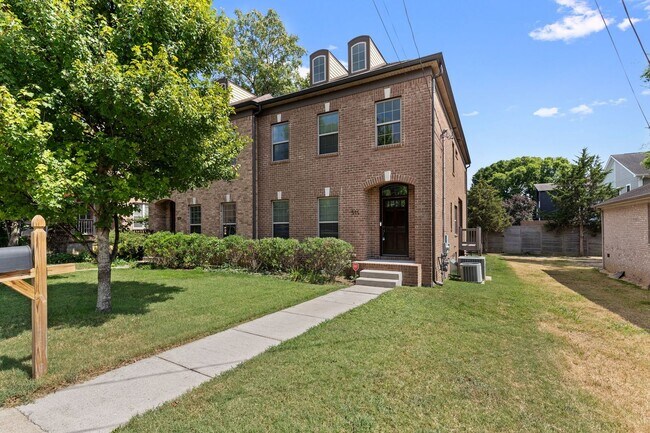 Building Photo - AVAILABLE NOW IN GERMANTOWN. Great Walkable Neighborhood! 3 Bed 2.5 Bath Town Home. $3,100 Per Month