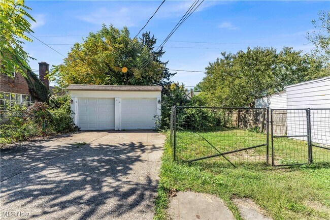 Building Photo - 3654 W 138th St
