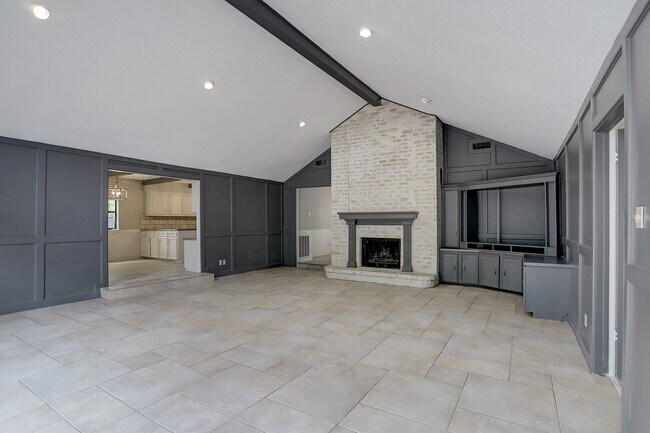Building Photo - 1132 Fries Rd