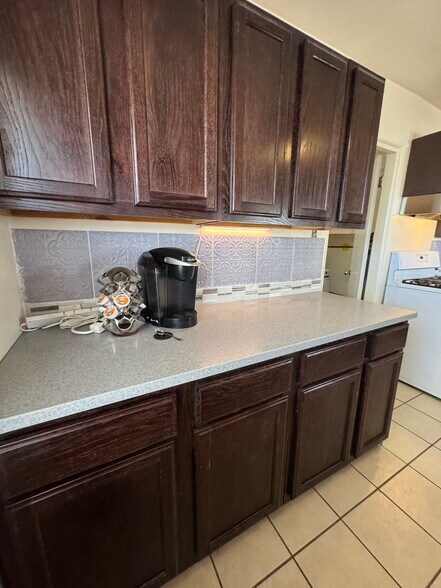 Building Photo - 2113 Madeira Dr NE