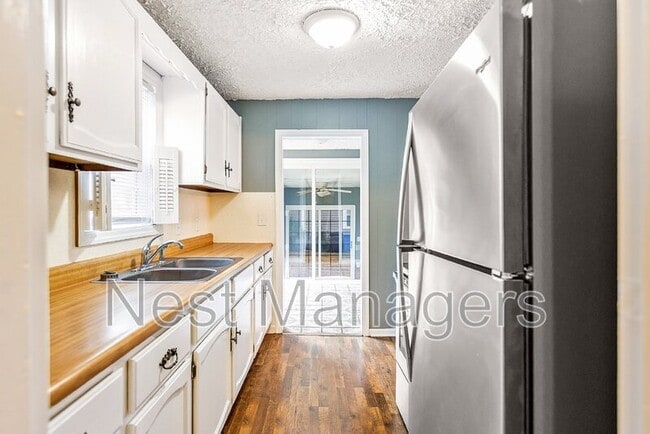 Building Photo - 808 Ethelored St