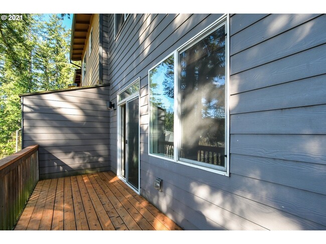 Building Photo - 15300 SW Pumice Ln