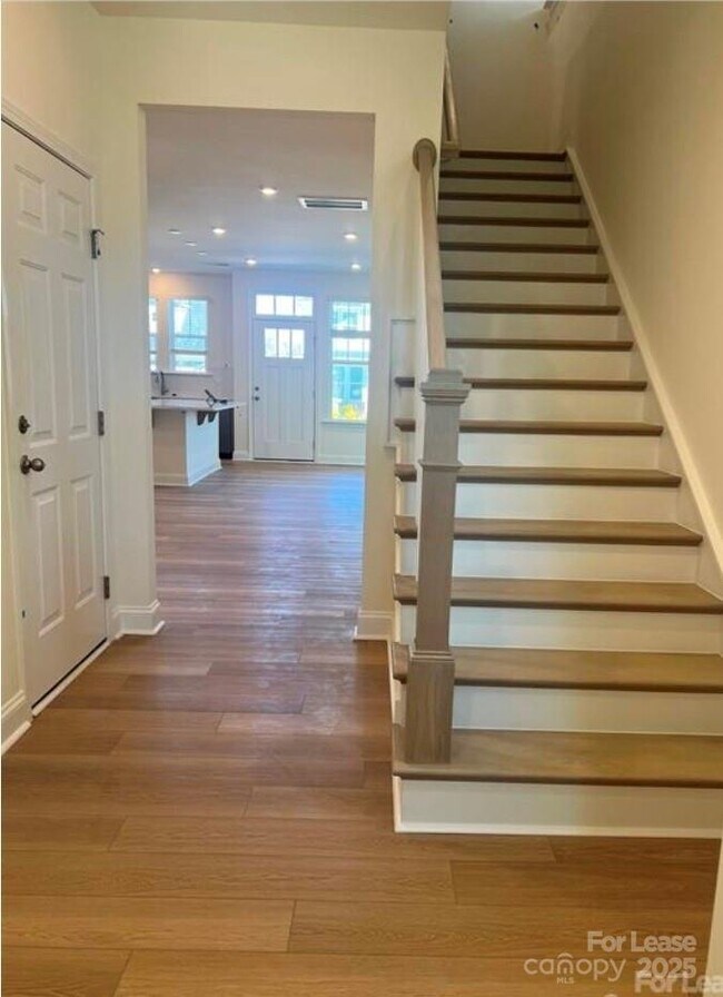 Building Photo - 1522 Cedar Tree Dr