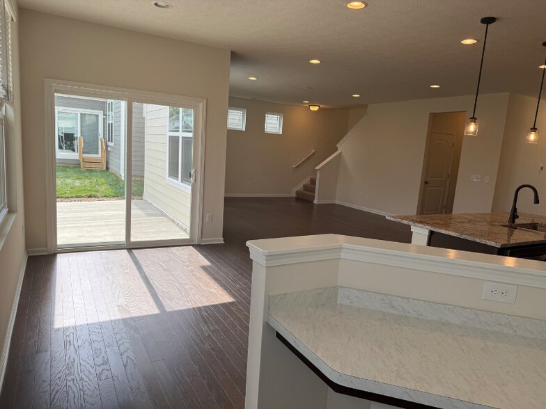 Building Photo - 8580 Apricot Wy