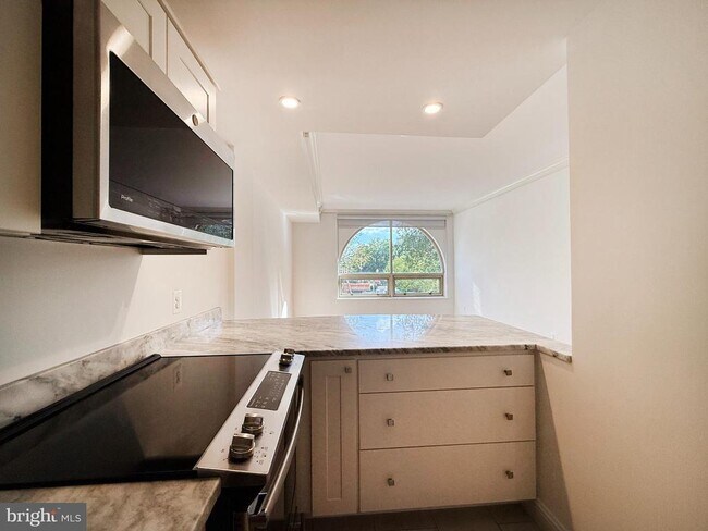 Building Photo - 2719 M St NW