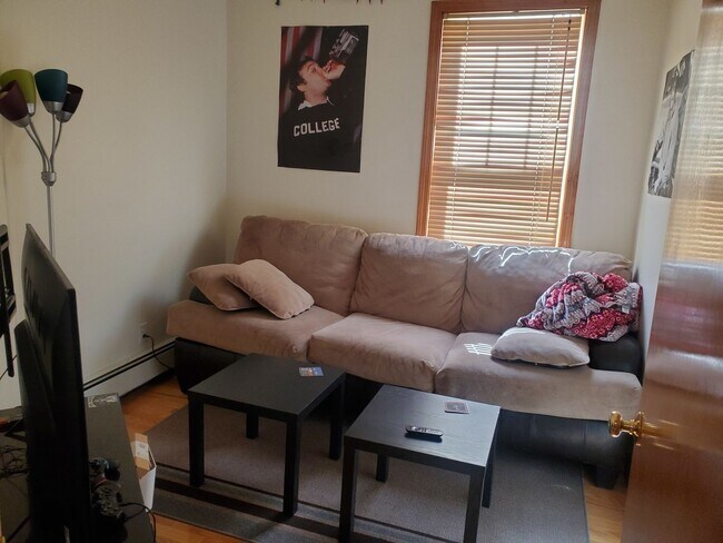 Building Photo - 8 Dighton St