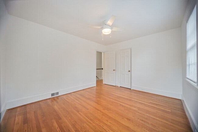 Building Photo - 2bedroom 1 bath