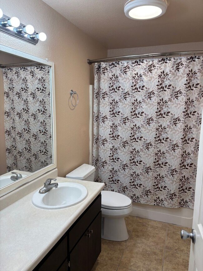 Building Photo - 3 B/R 2 BA Single Family Home in Live Oak AVAILABLE NOW!!