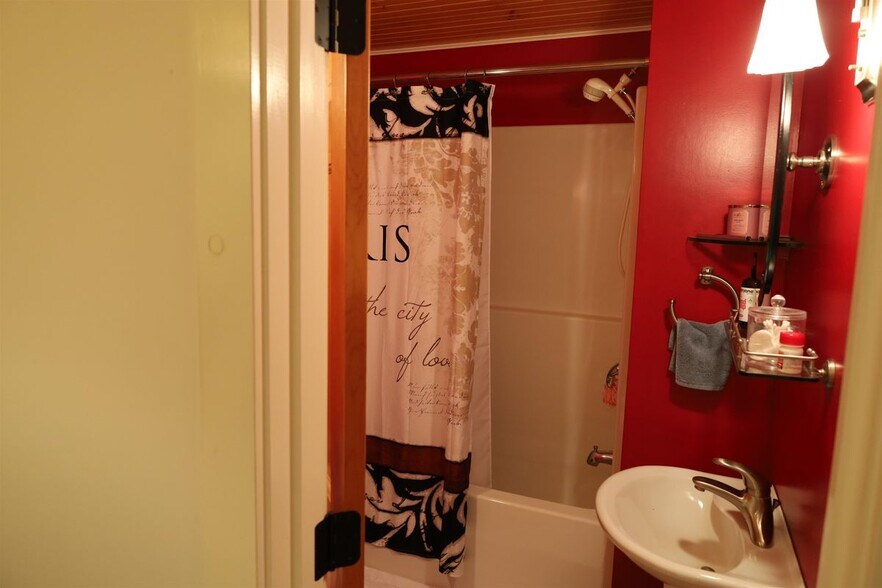 Building Photo - 2613 NH-25A