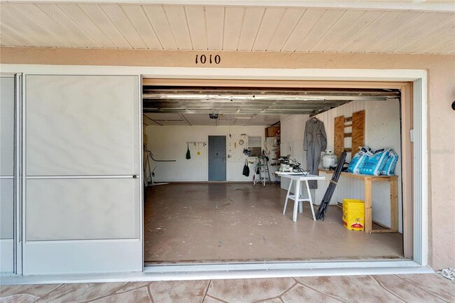 Building Photo - 1010 Yellowbird Pl