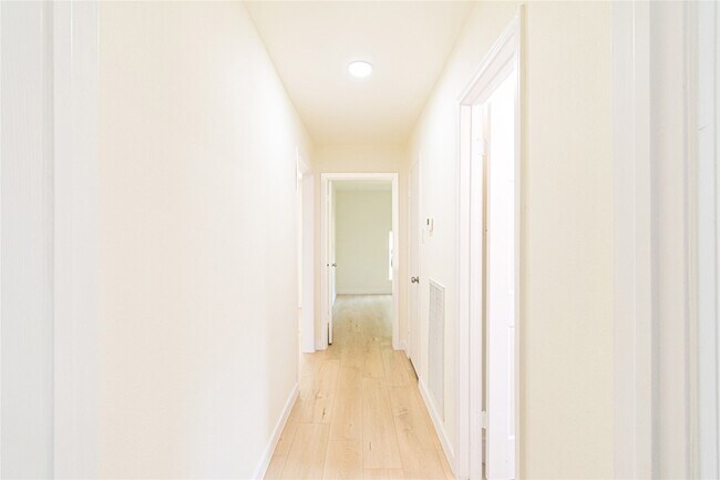 Building Photo - 13619 Elm Ct