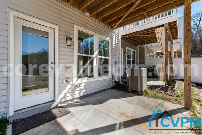 Building Photo - 2535 Debert Cir