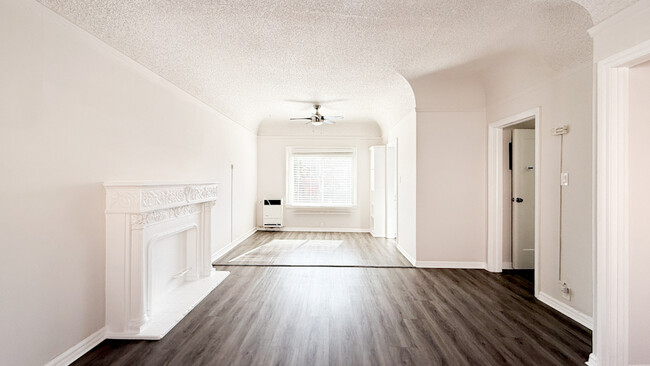 Building Photo - UPPER UNIT DELIGHT! 1BD IN KTOWN WITH IN-U...