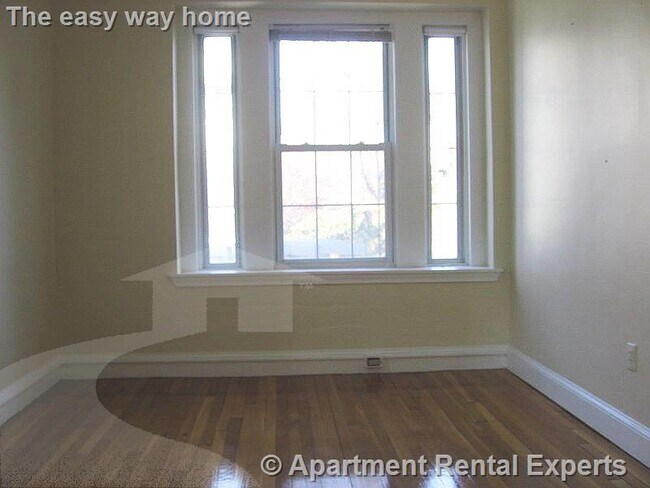 Building Photo - 7 Craigie Cir