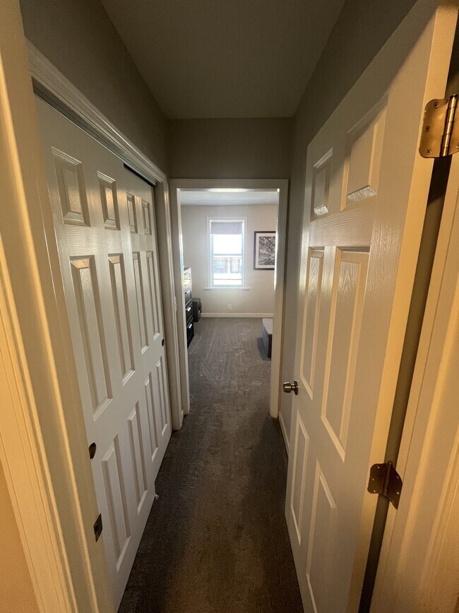 Building Photo - 220 E Liberty St