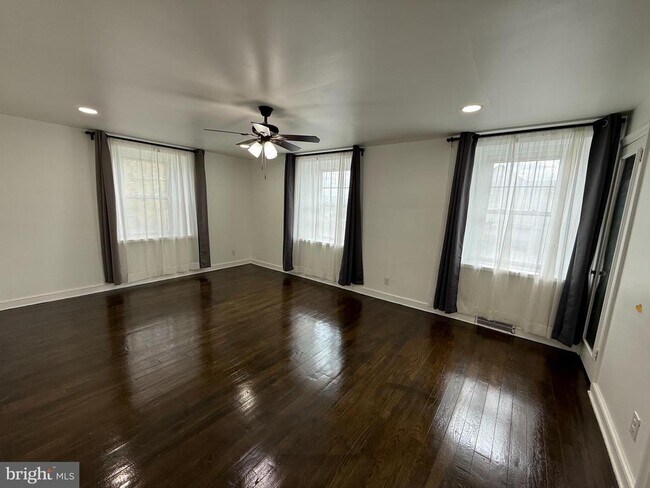 Building Photo - 56 N New Ardmore Ave