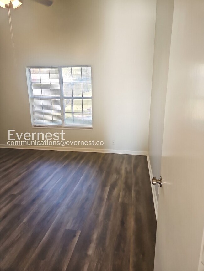 Building Photo - 3-Bed/2-Bath/ Pet Friendly/Available Soon!