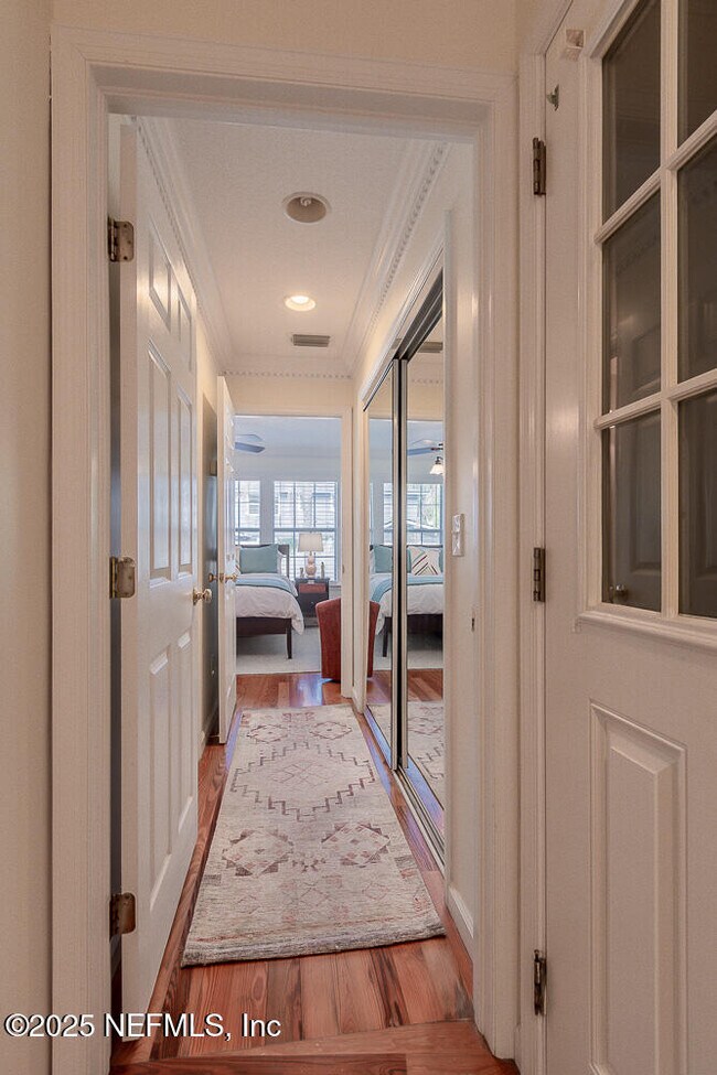 Building Photo - 214 Hopkins St