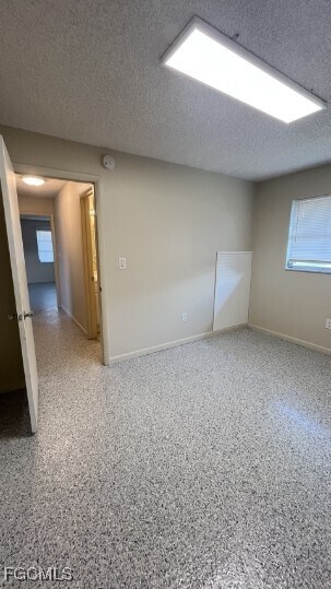 Building Photo - 4608 SE 6th Ave