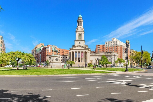 Building Photo - Renovated Studio by Thomas Circle