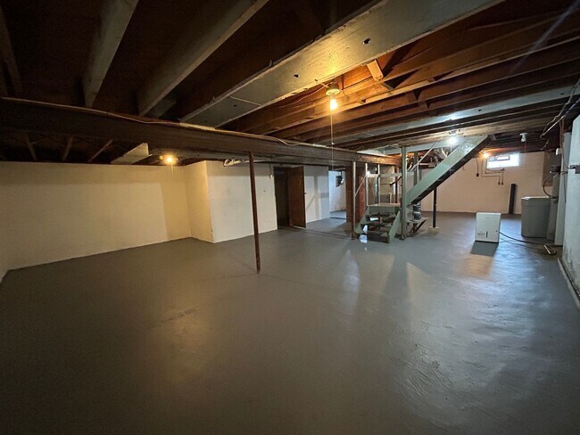 Building Photo - Newly Renovated Three Bedroom Home with Th...
